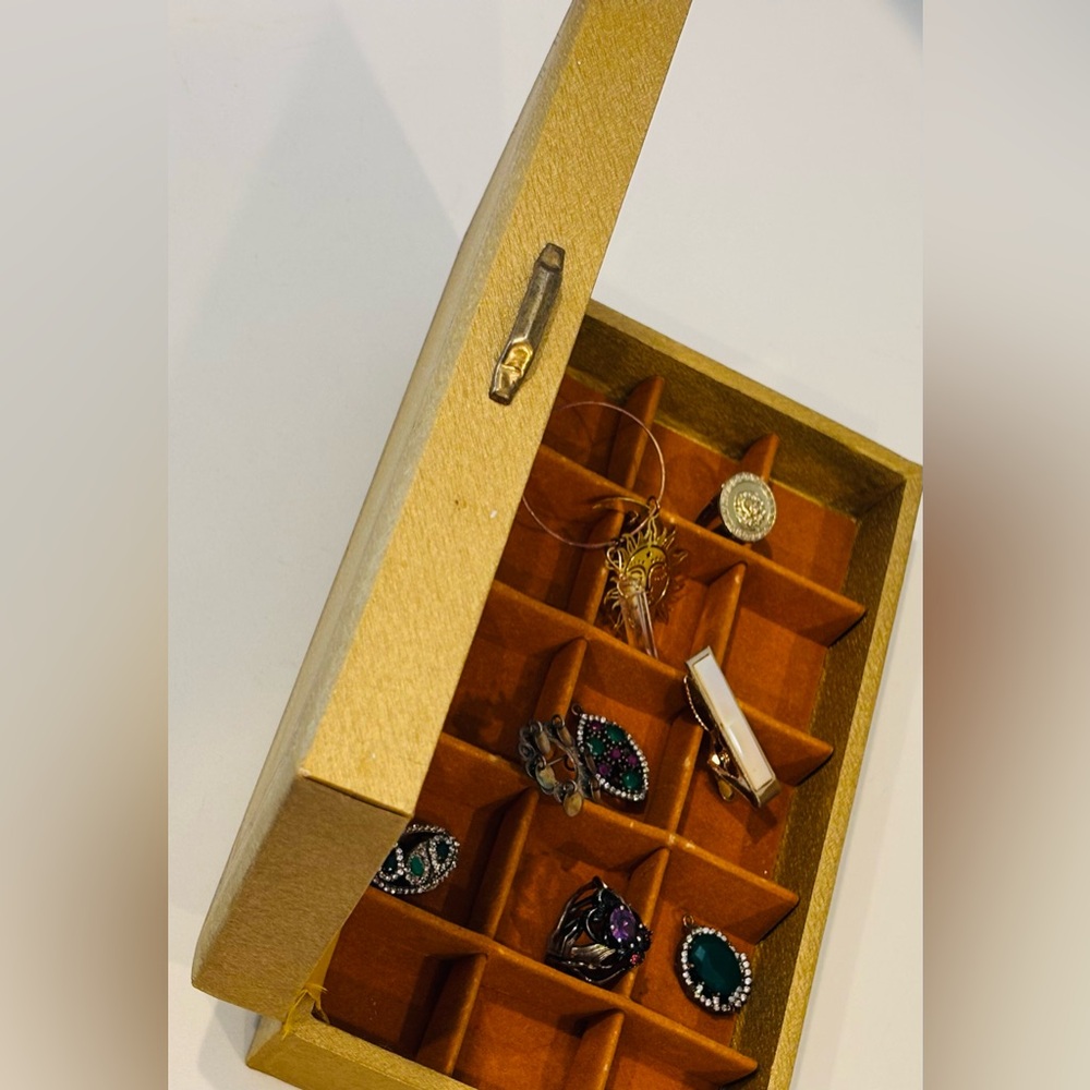 Fine Vintage Original Art Jewelry Dresser Box Gold Velvet JAPAN Made Antique - Picture 4 of 16